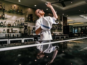 2 bars/lounges, poolside bar