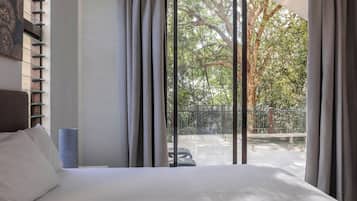 Apartment, 2 Bedrooms, Private Pool | 2 bedrooms, hypo-allergenic bedding, in-room safe, blackout drapes