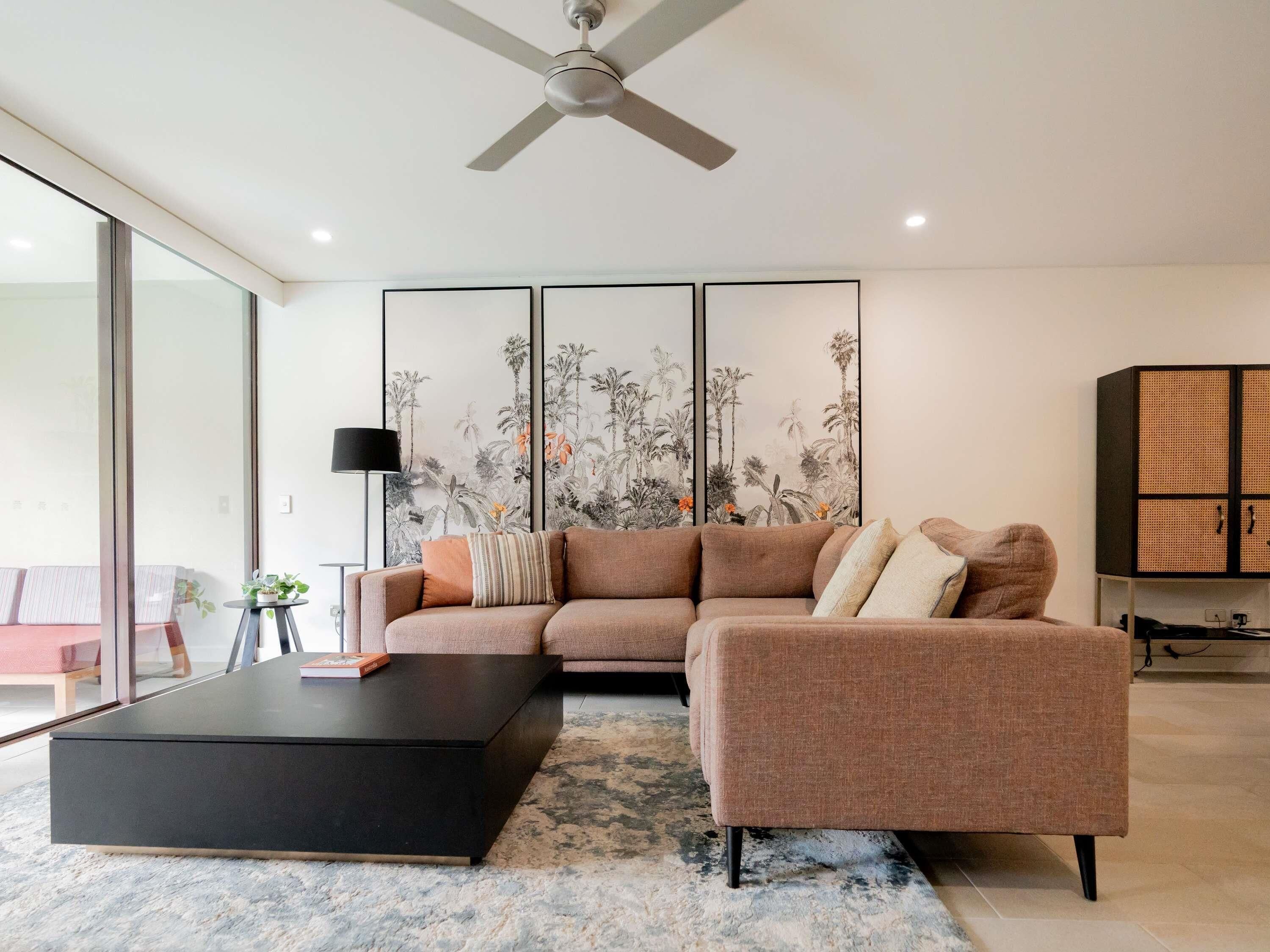 Ropa de cama hipoalergénica, caja fuerte, cortinas opacas