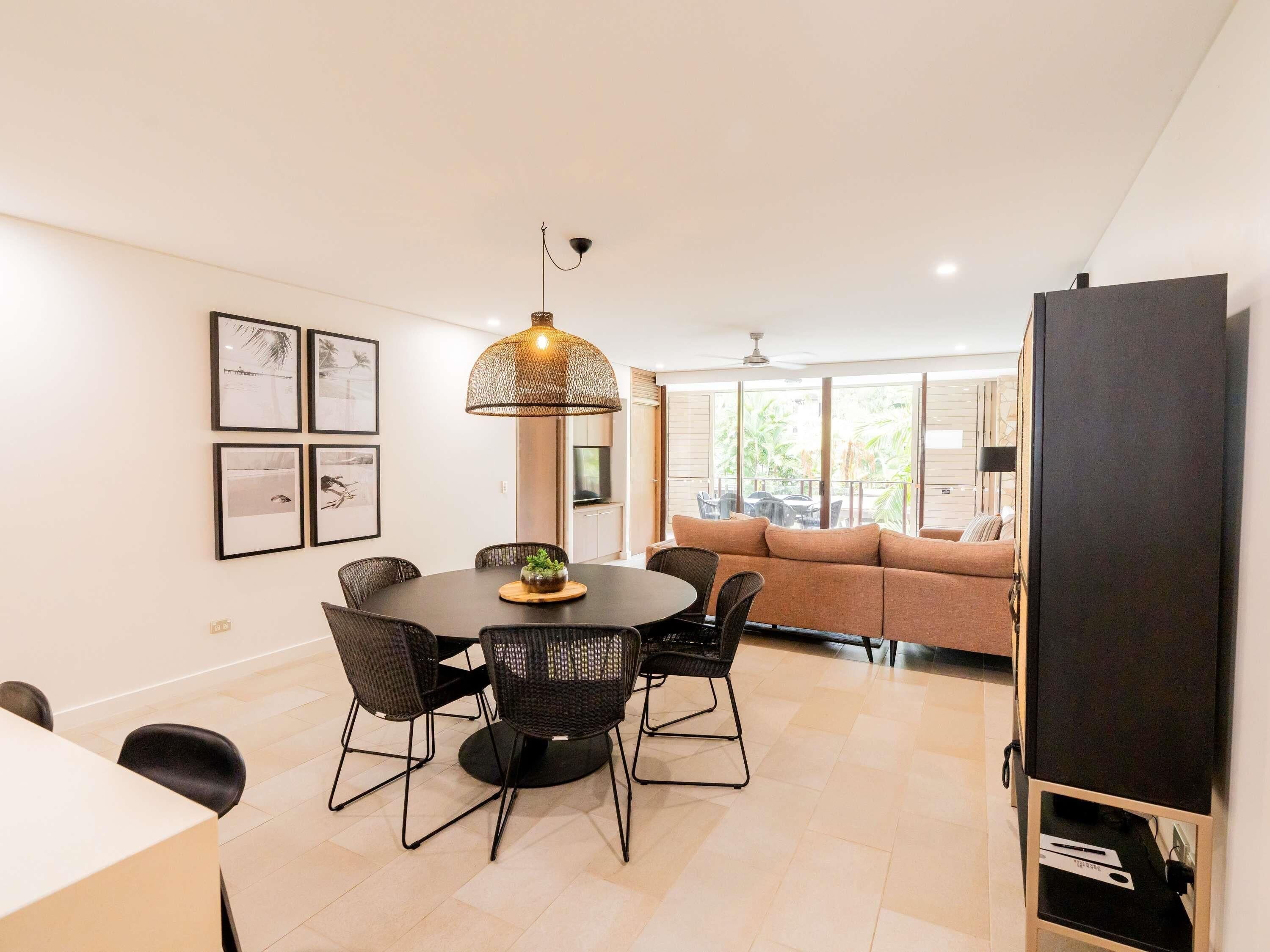 Hypo-allergenic bedding, in-room safe, blackout drapes, soundproofing