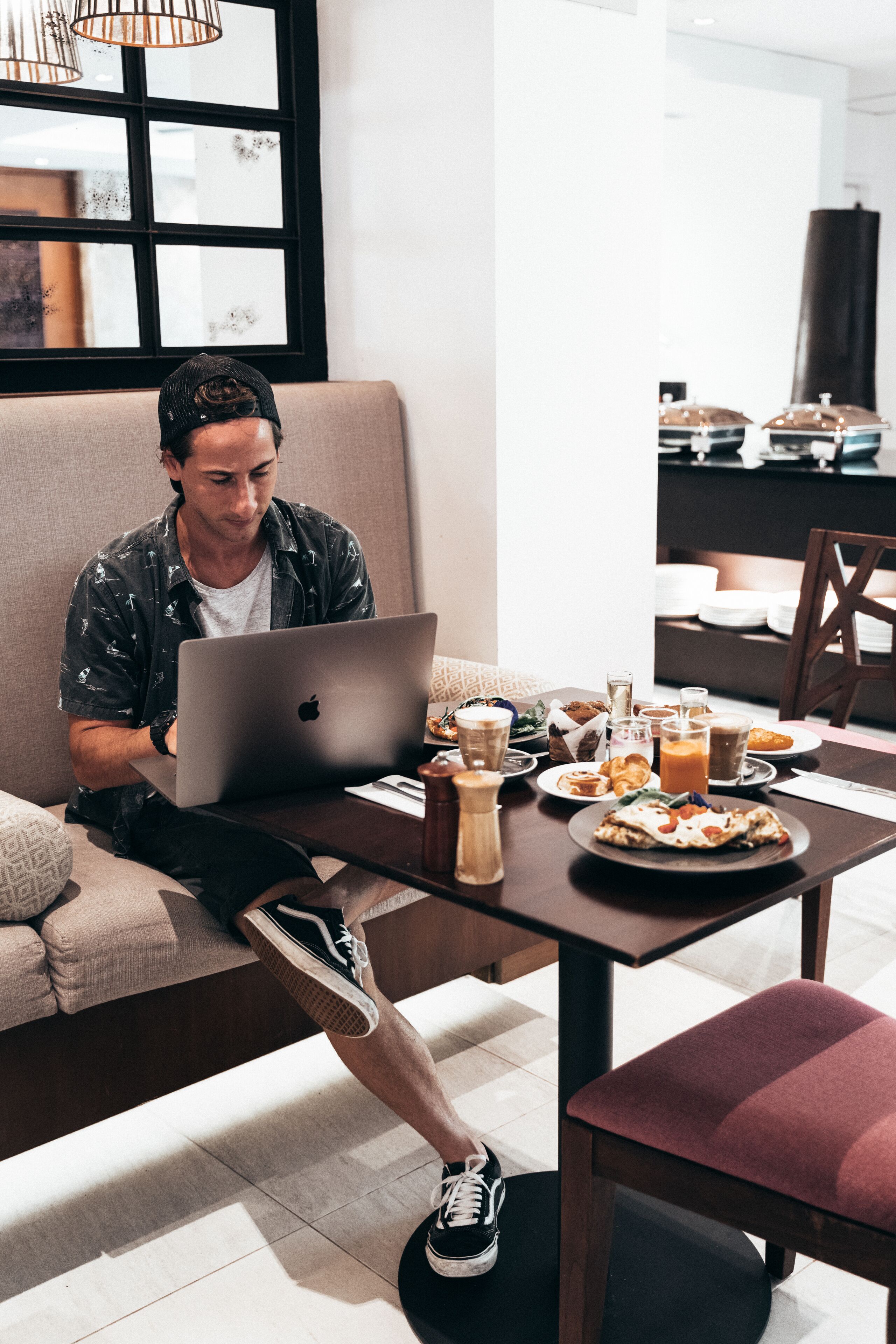 daily cooked-to-order breakfast (aud 40 per person)