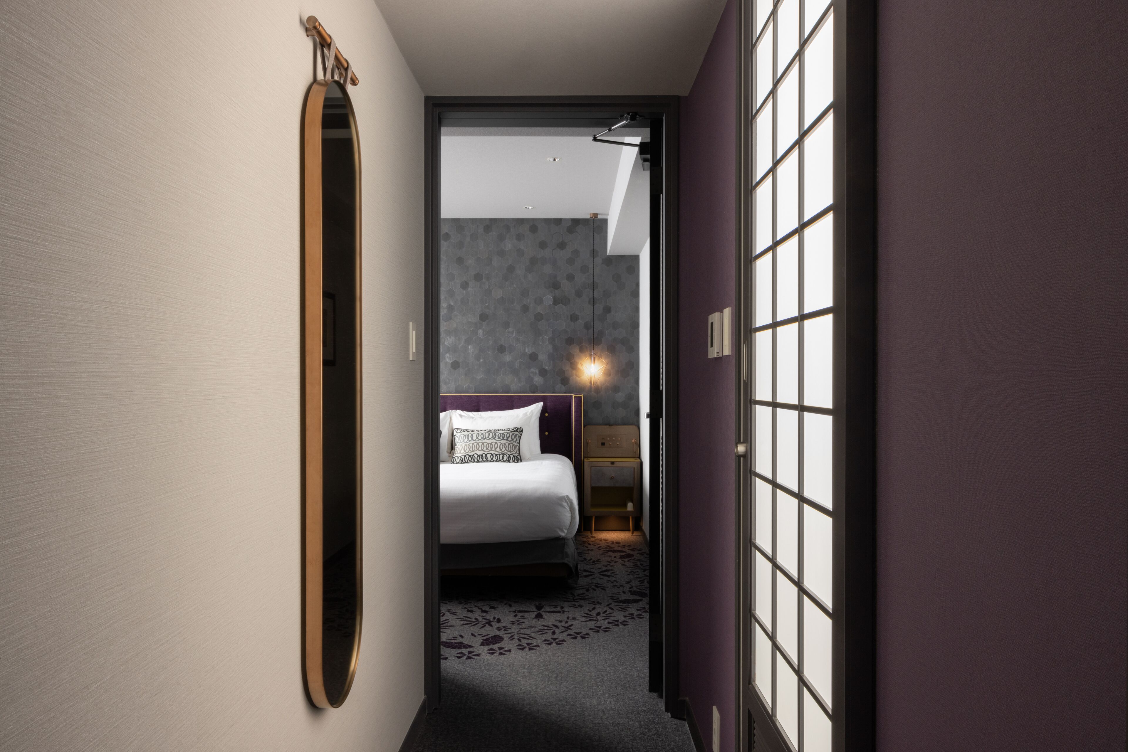 deluxe room, 1 queen bed, non smoking | premium bedding, down duvets, select comfort beds, minibar