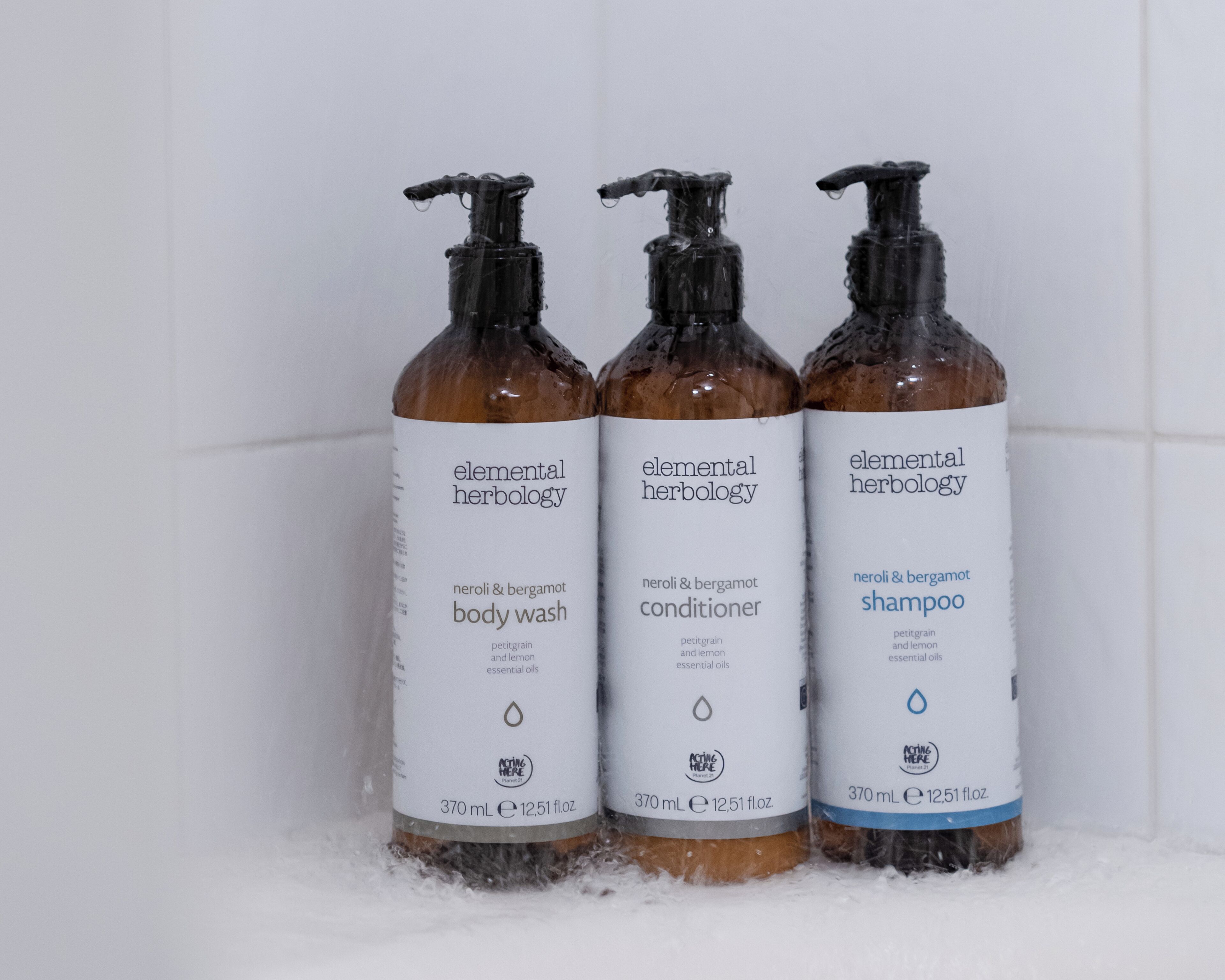 combined shower/bathtub, deep-soaking bathtub, eco-friendly toiletries