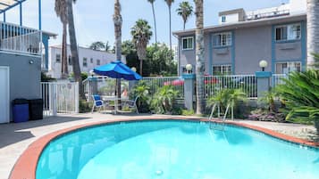 Alberca al aire libre por temporada