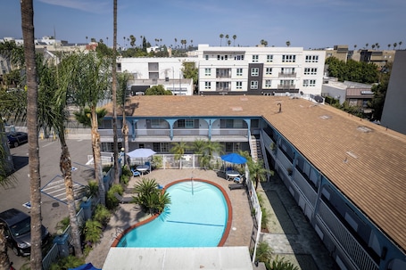 Seasonal outdoor pool