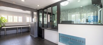 Hollywood City Inn
