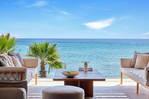 One Bedroom Residence Grand Balcony Marina Front | Hypo-allergenic bedding, minibar, in-room safe, desk