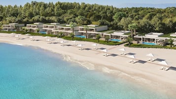 Private beach, sun-loungers, beach umbrellas, beach towels