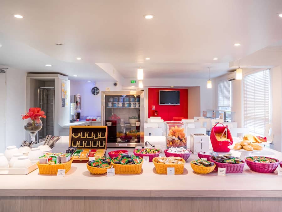 Petit déjeuner à emporter (7.40 EUR par personne)