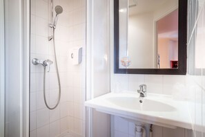 Bathroom - Première Classe Paris Est - Rosny sous Bois (Rosny-sous-Bois)
