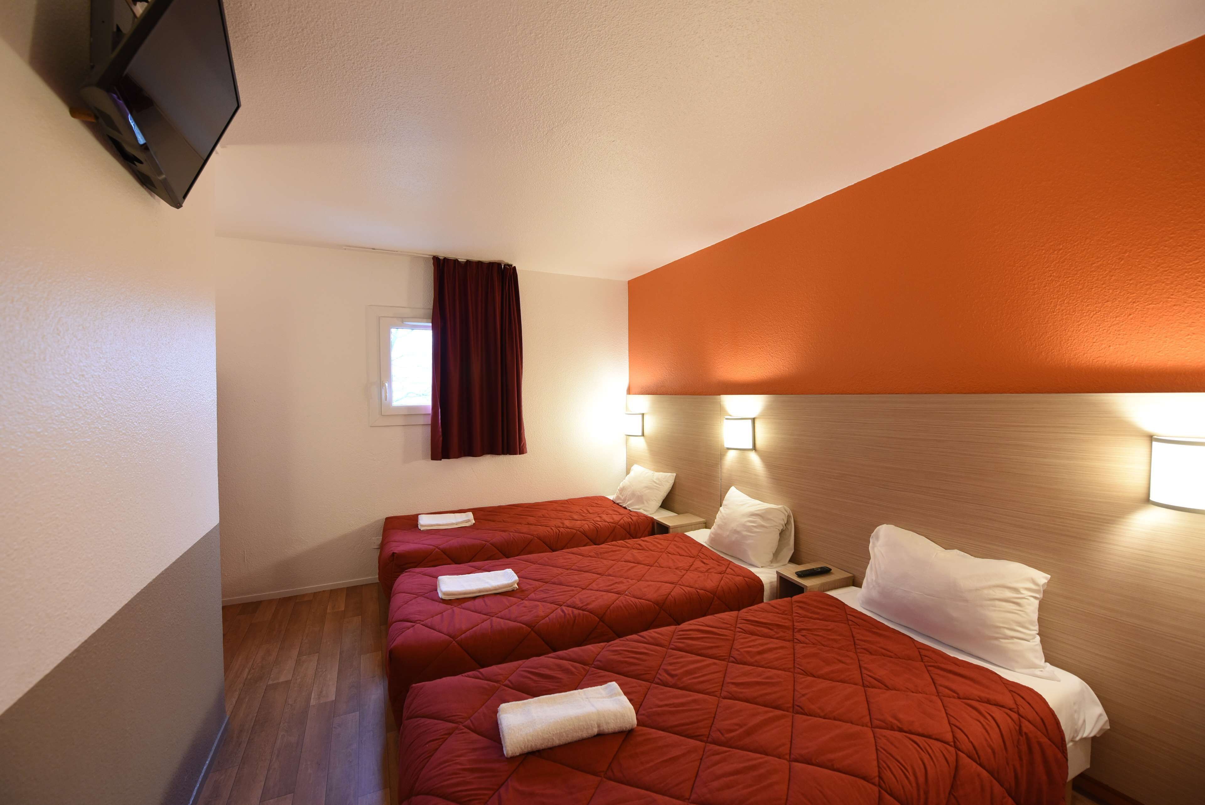 標準客房, 3 張單人床 | 書桌、遮光布/窗簾、隔音、免費無線上網