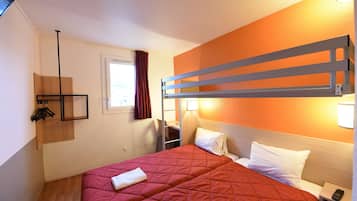 Standard Room, 2 Twin Beds | Desk, blackout drapes, soundproofing, free WiFi