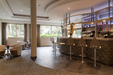 Bar (on property). The Originals Boutique, Hôtel Les Strélitzias, Antibes Juan-Les-Pins