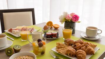 Daily buffet breakfast (EUR 16.50 per person)