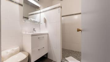 Free toiletries, hair dryer, towels