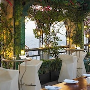 Windsor Plaza Hotel