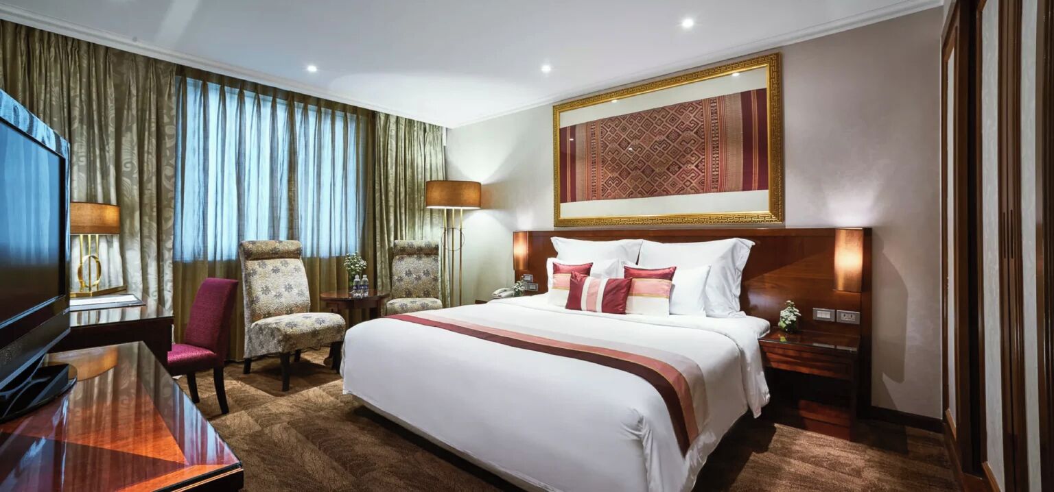 Chambre Simple Club, vue ville | Minibar, coffres-forts dans les chambres, bureau, chambres insonorisées