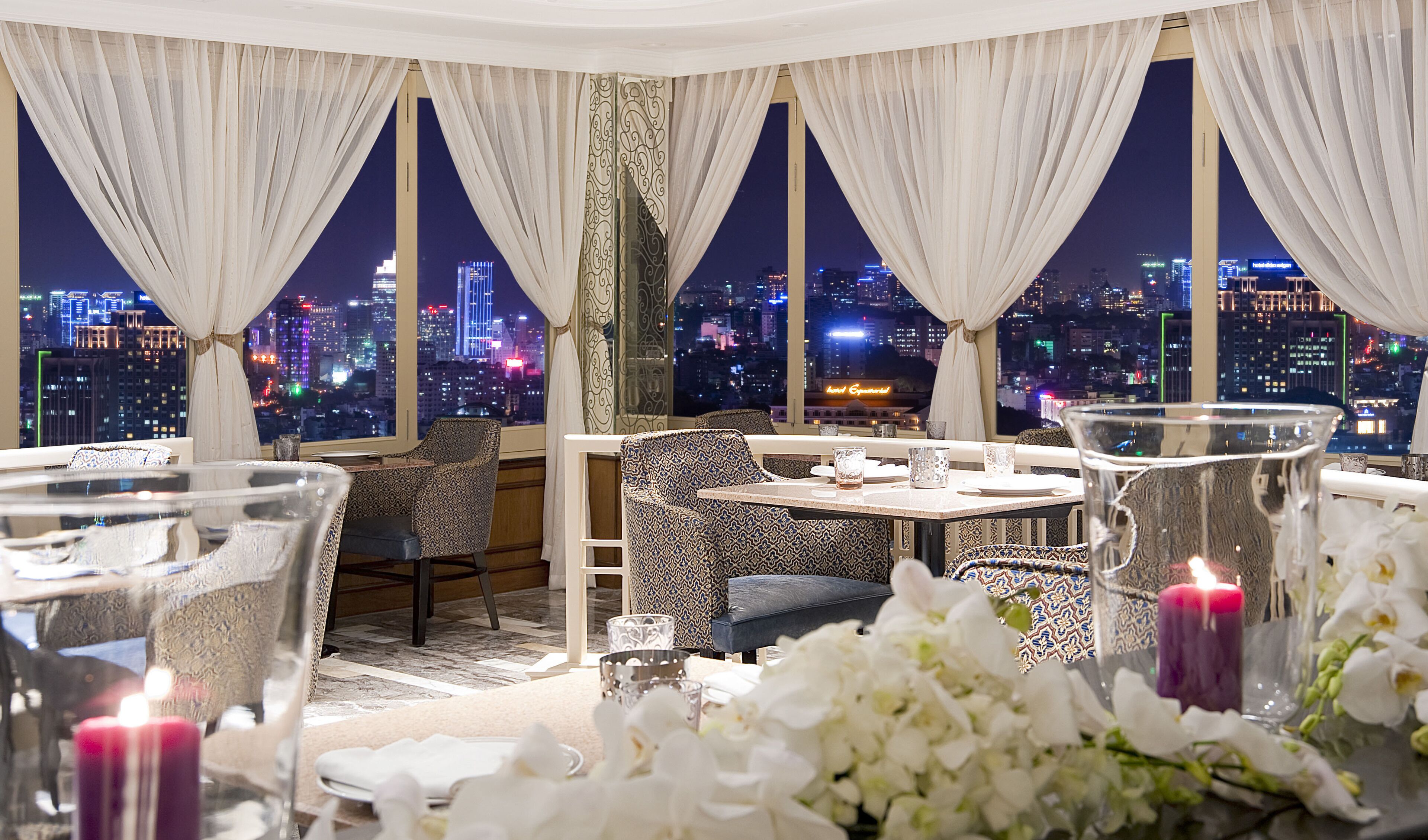 2 restaurants, breakfast, lunch served; local and international cuisine