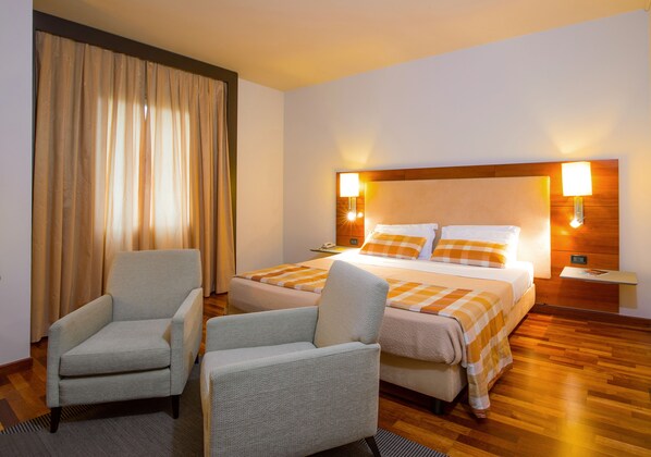 Minibar, in-room safe, desk, soundproofing