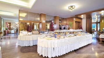 Desayuno buffet incluido todos los días
