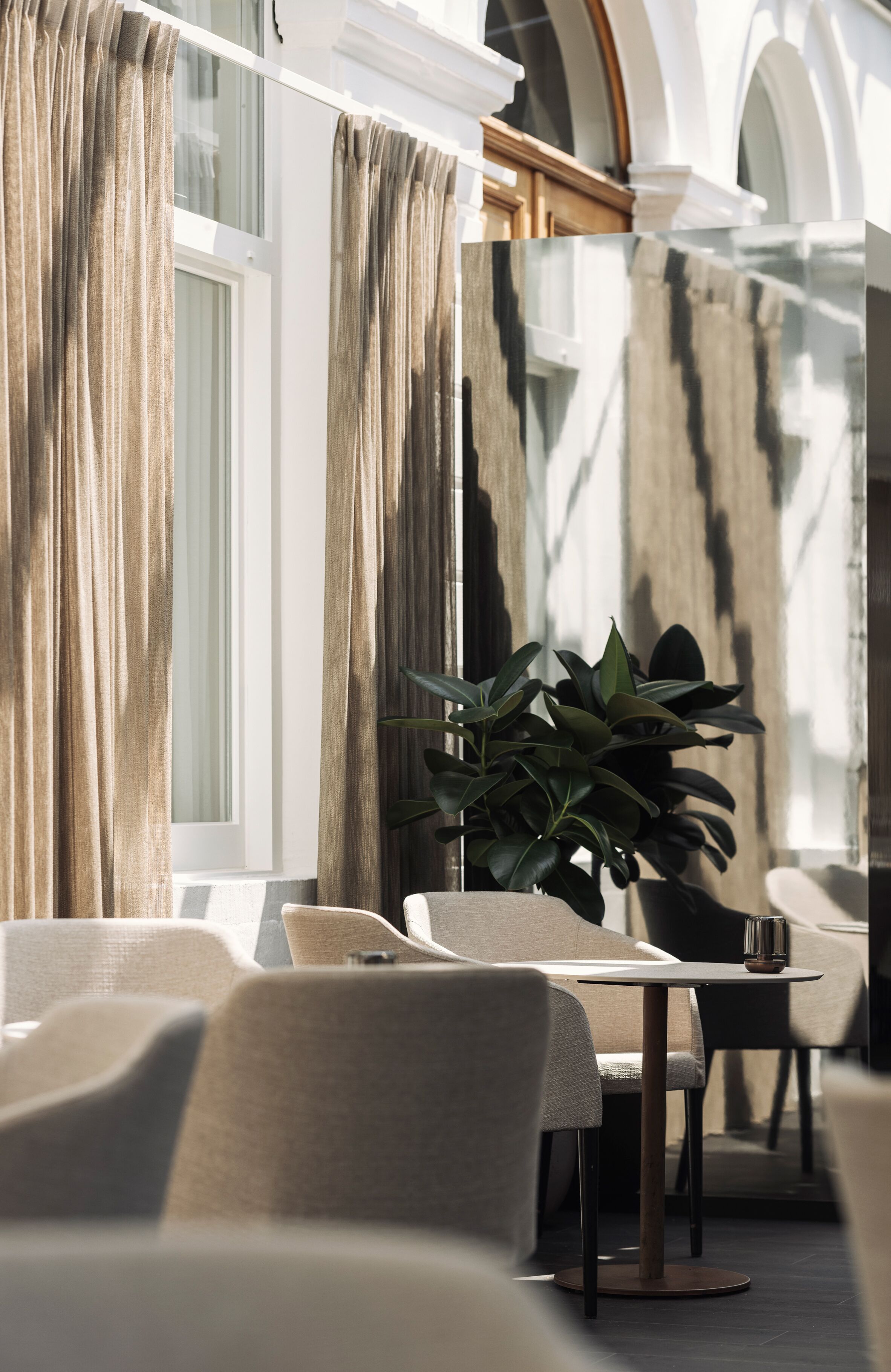 lunch and dinner served