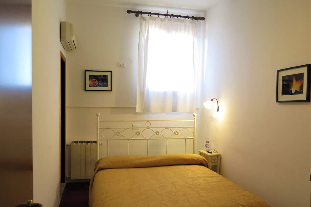 Chambre Double | Couette en duvet d'oie, bureau, Wi-Fi gratuit