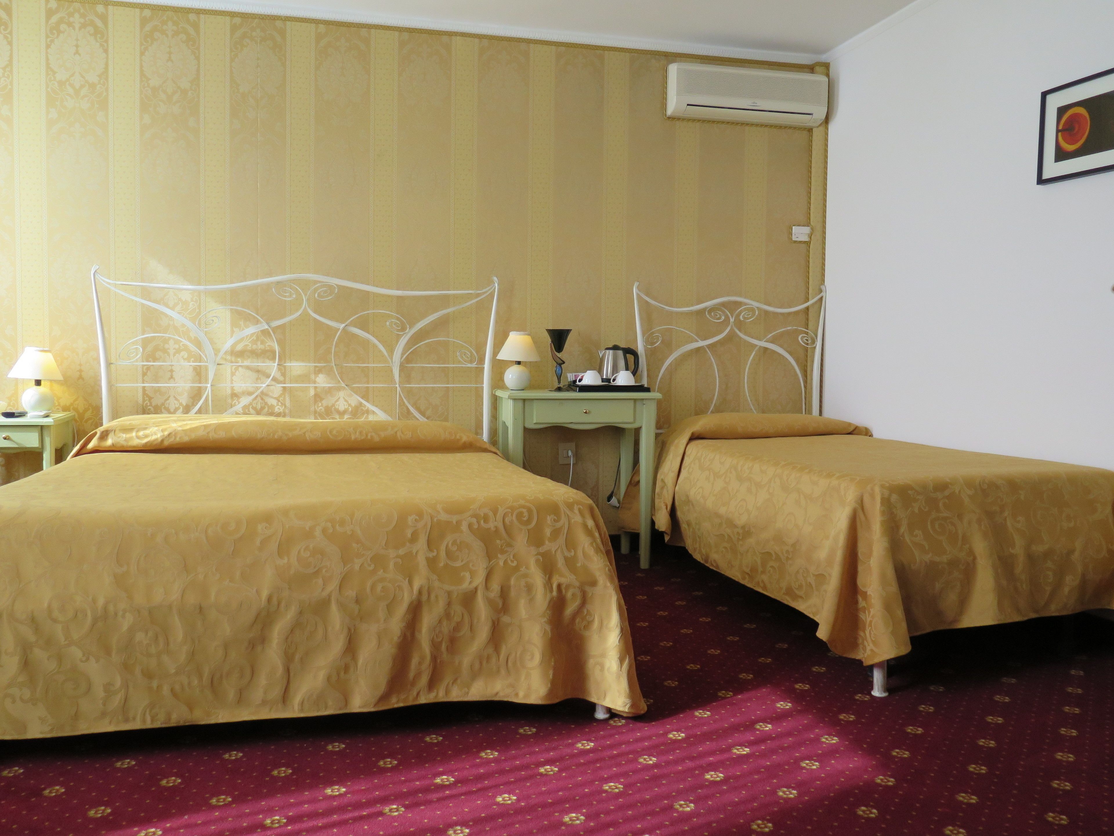 Chambre Triple Supérieure | Couette en duvet d'oie, bureau, Wi-Fi gratuit