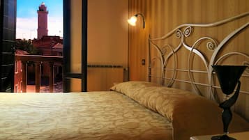 Chambre Supérieure Double ou avec lits jumeaux, salle de bains attenante | Couette en duvet d'oie, bureau, Wi-Fi gratuit