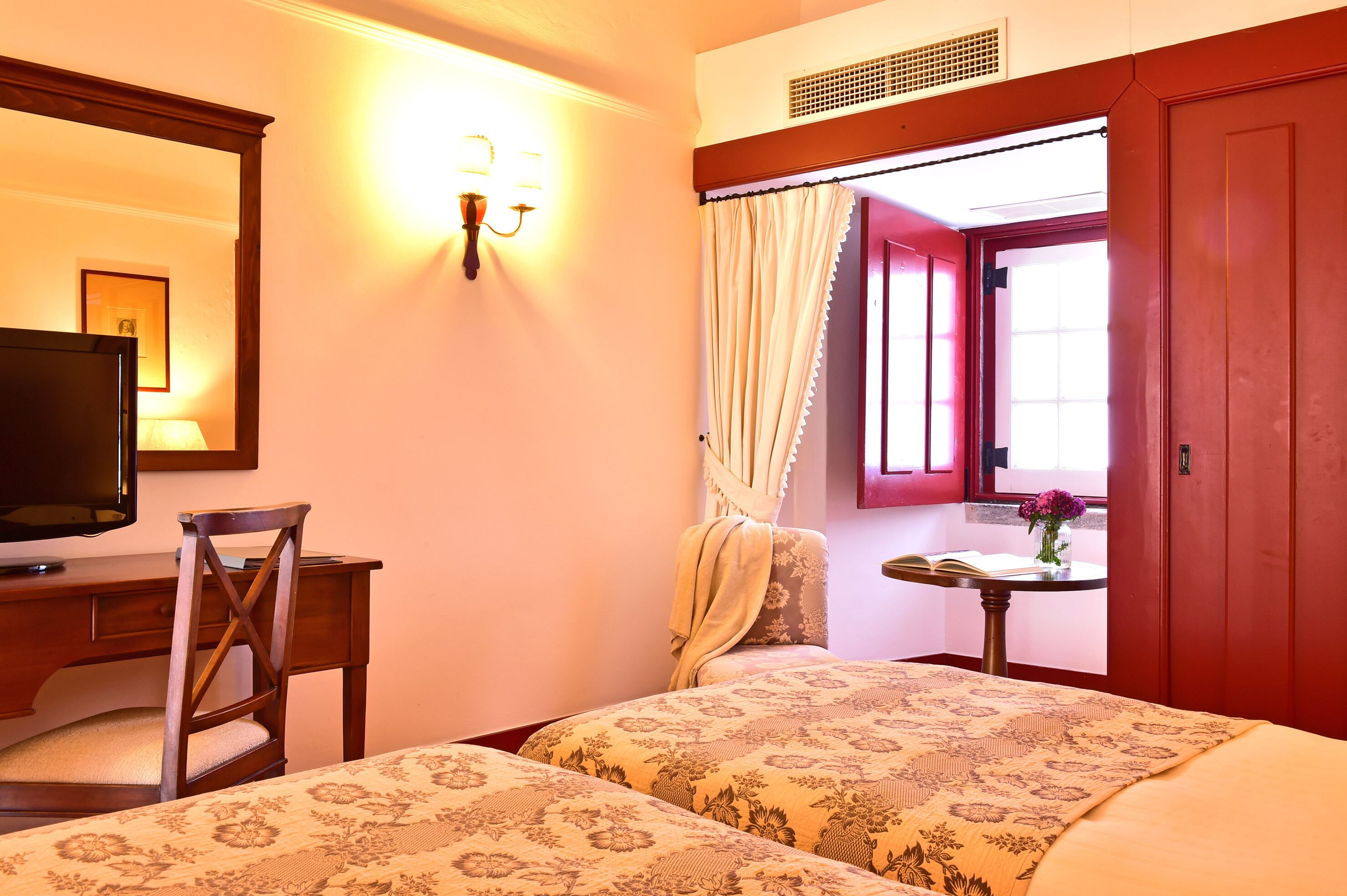 superior double room | minibar, in-room safe, desk, soundproofing