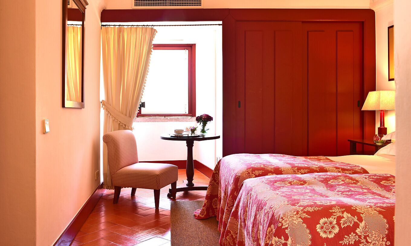 standard double or twin room | minibar, in-room safe, desk, soundproofing