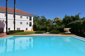 Outdoor pool, pool loungers