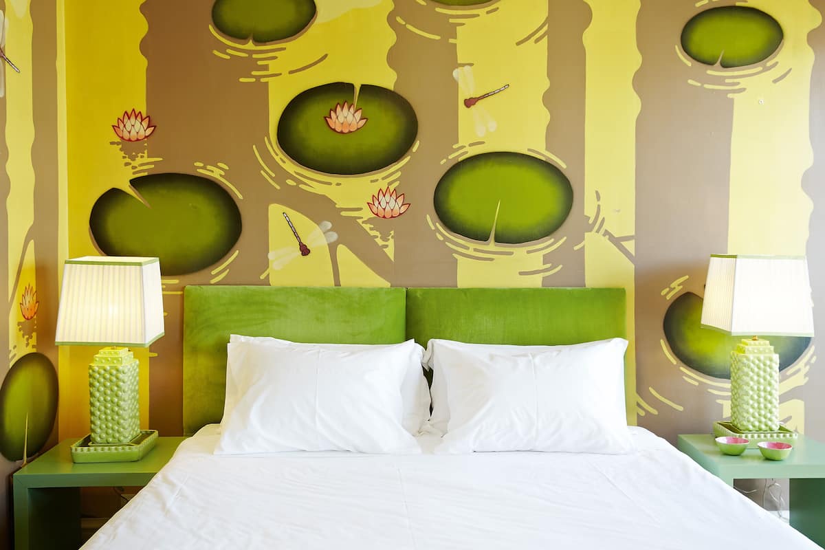 Premium kamer (Graffiti) | Luxe beddengoed, een minibar, een kluis op de kamer
