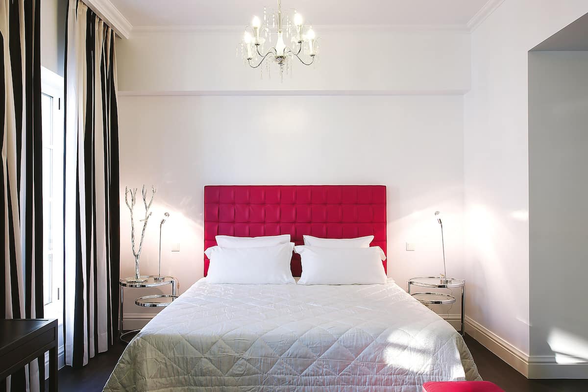 Suite (Prestige Pallas) | Luxe beddengoed, een minibar, een kluis op de kamer
