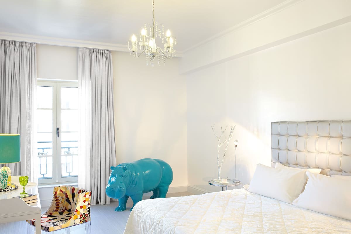 Kamer (Pallas) | Luxe beddengoed, een minibar, een kluis op de kamer