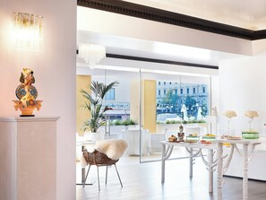 Hallway - Grecotel Pallas Athena (Athens)