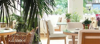 ATHENA, A Hotel to Live