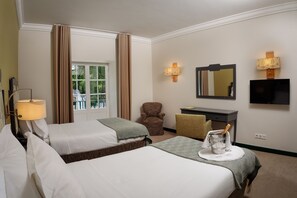 Standard Twin Room (1 Child) | Minibar, in-room safe, individually decorated, individually furnished - Conimbriga Hotel do Paço (Condeixa a Nova)