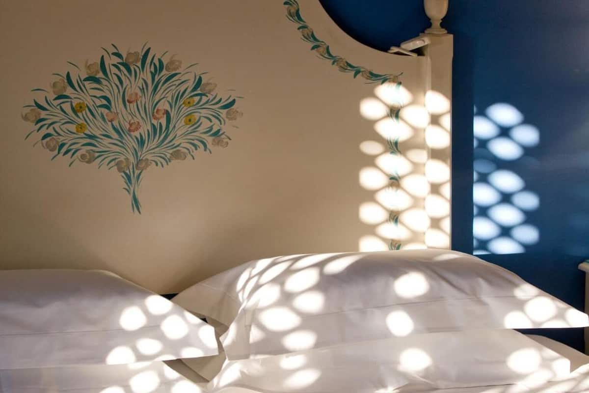 minibar, in-room safe, individually decorated, desk