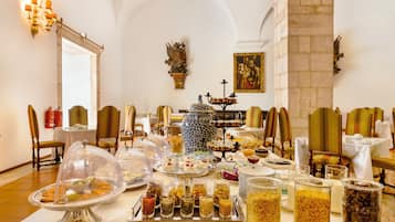 Free daily local cuisine breakfast