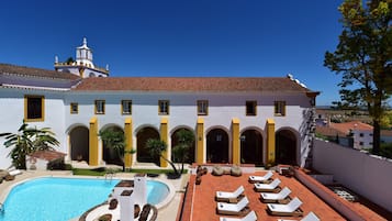 Außenpool, Liegestühle