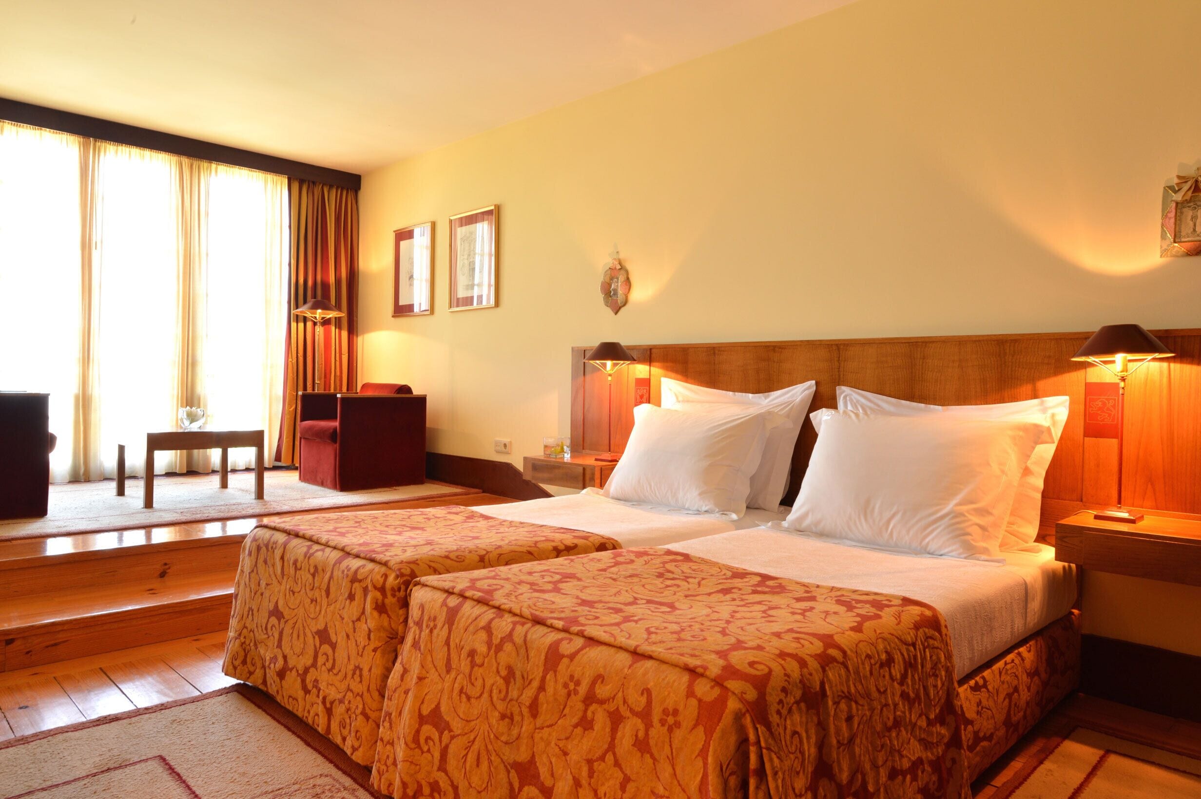 Family Room | Minibar, in-room safe, soundproofing, free cribs/infant beds