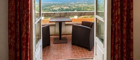 Superior Suite with balcony | Vista para a montanha