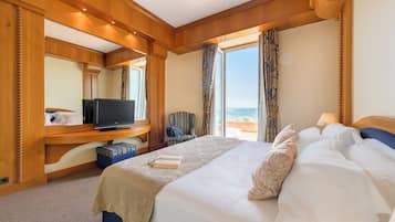 Minibar, in-room safe, desk, soundproofing