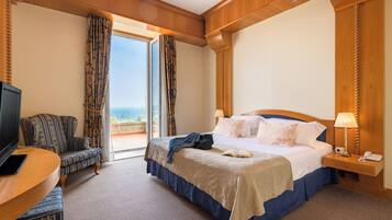 Minibar, in-room safe, desk, soundproofing