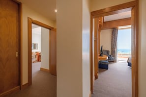 1 bedroom, minibar, in-room safe, desk