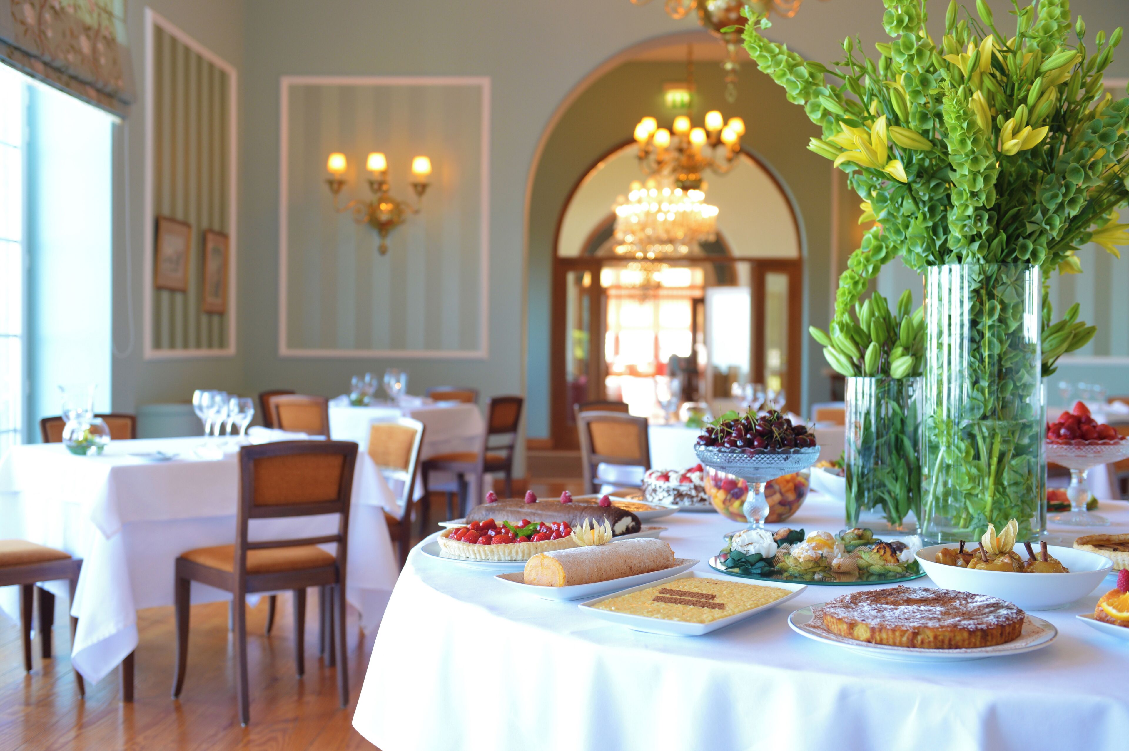 lunch and dinner served, portuguese cuisine