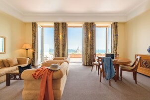 Minibar, in-room safe, desk, soundproofing