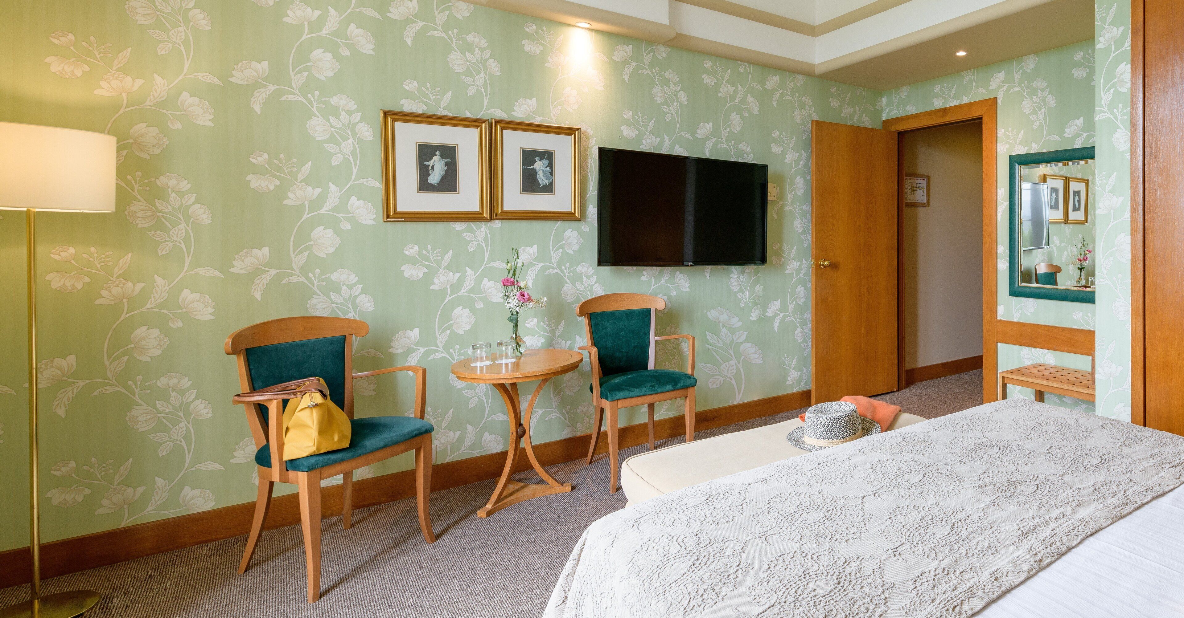 Minibar, in-room safe, desk, soundproofing