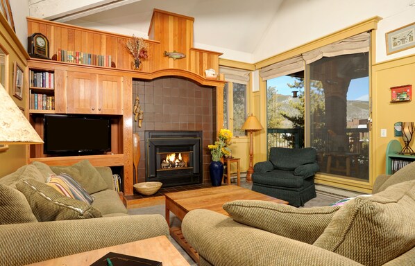 Premier Condo, 2 Bedrooms, 2 Bathrooms (Soda Springs) | Living area