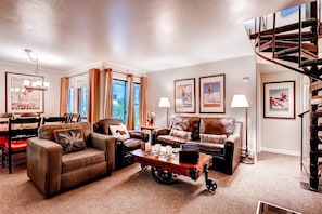 Condo, 3 Bedrooms, 2 Bathrooms | Living area | TV